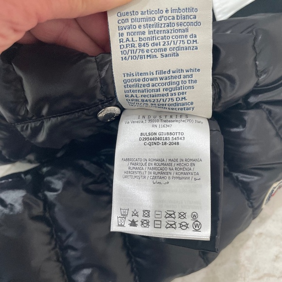 MONCLER Reversible Puffer {4T} Toddler Black & Red White Blue - Picture 9 of 16